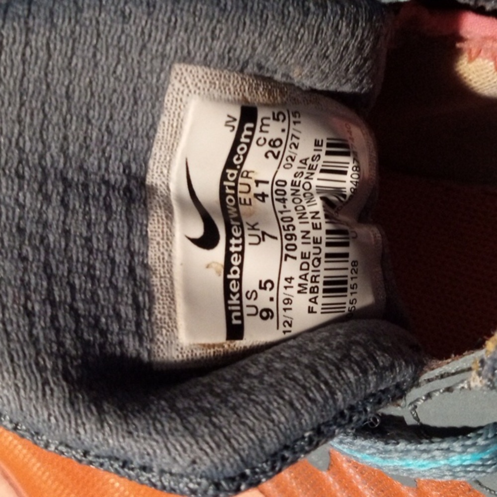 Nike - Picture 4 of 6